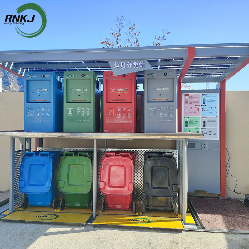 Sistema subterr&aacute;neo de recolecci&oacute;n de basura con elevaci&oacute;n hidr&aacute;ulica de 660 litros