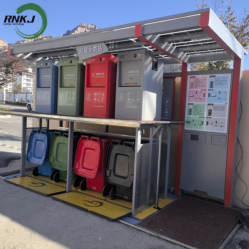 Sistema subterr&aacute;neo de recolecci&oacute;n de basura con elevaci&oacute;n hidr&aacute;ulica de 660 litros