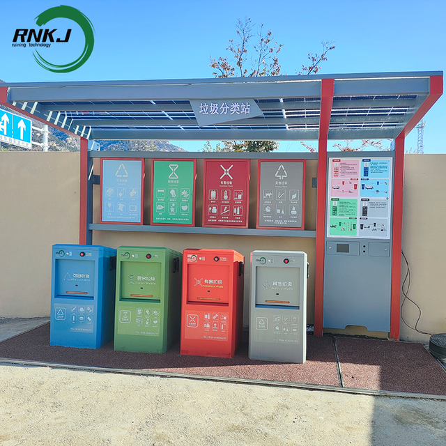 Sistema subterr&aacute;neo de recolecci&oacute;n de basura con elevaci&oacute;n hidr&aacute;ulica de 660 litros